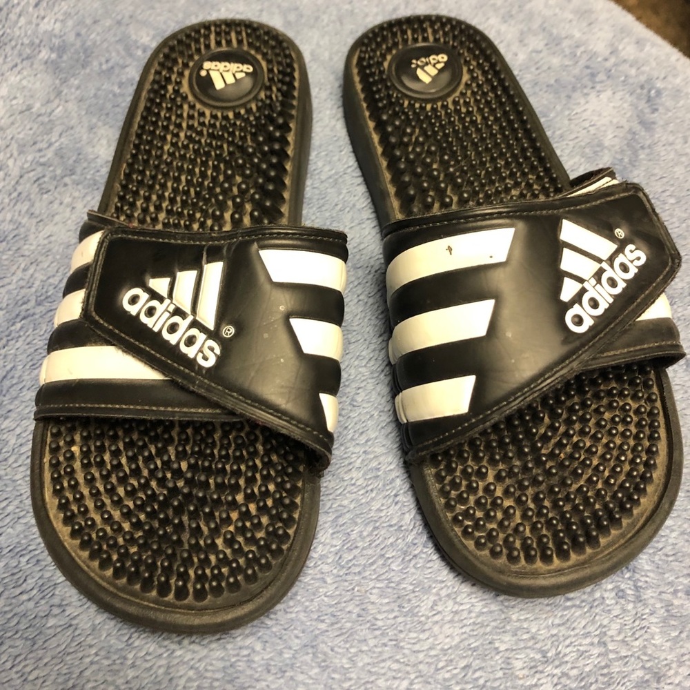 3/$20 Adidas “Adissage Slides” Black and White